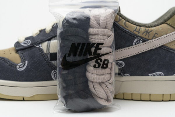 Nike SB Dunk Low Travis Scott CT5053-001