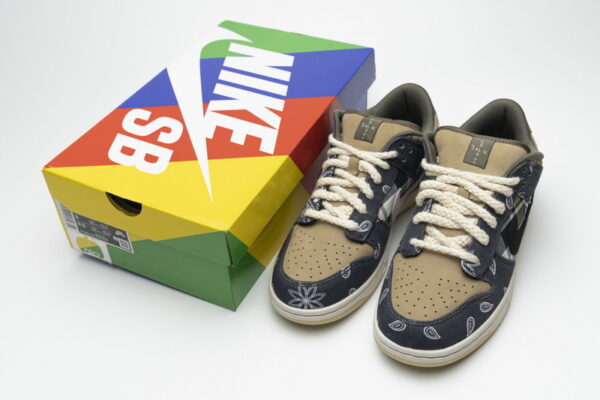 Nike SB Dunk Low Travis Scott CT5053-001